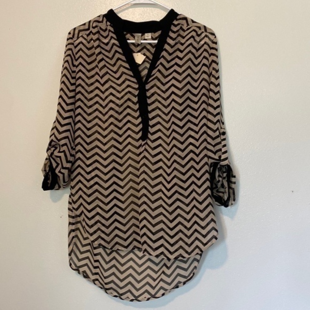 TACERA mid button zig zag sheer roll up sleeves  tunic shirt small